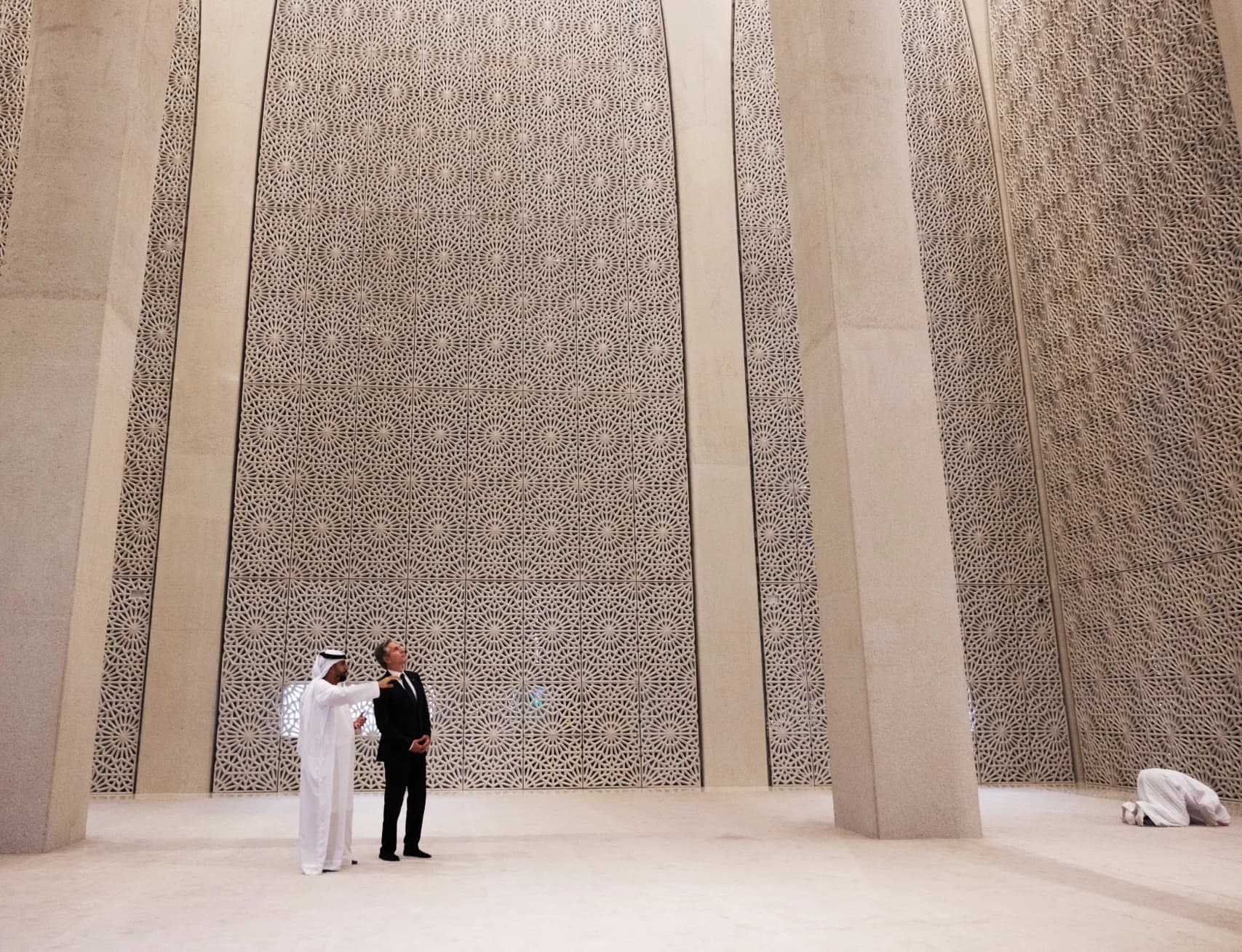 Prayer hall of the Eminence Ahmed El-Tayeb Mosque
